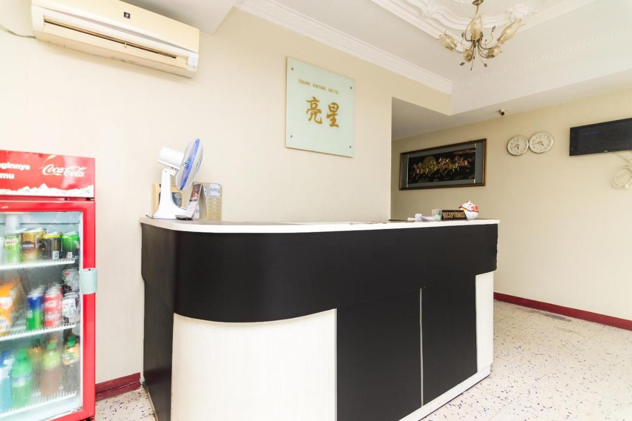Vaccinated Staff - Oyo 1703 Terang Bintang Hotel Batam Exterior photo