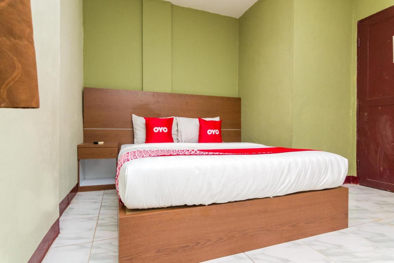 Vaccinated Staff - Oyo 1703 Terang Bintang Hotel Batam Exterior photo