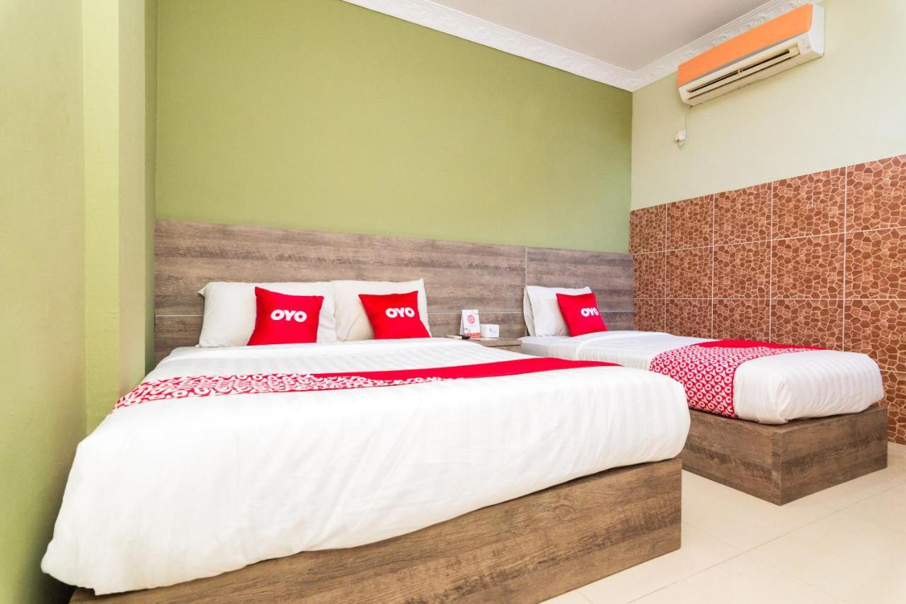 Vaccinated Staff - Oyo 1703 Terang Bintang Hotel Batam Exterior photo
